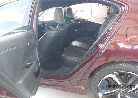 2017 Honda Accord Sport z USA, uszkodzony, nr VIN 1HGCR2F50HA218013